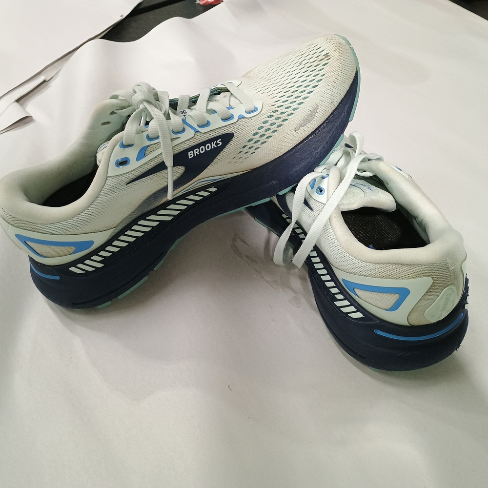 Brooks Women's Running Shoes in White, Navy & Light Blue